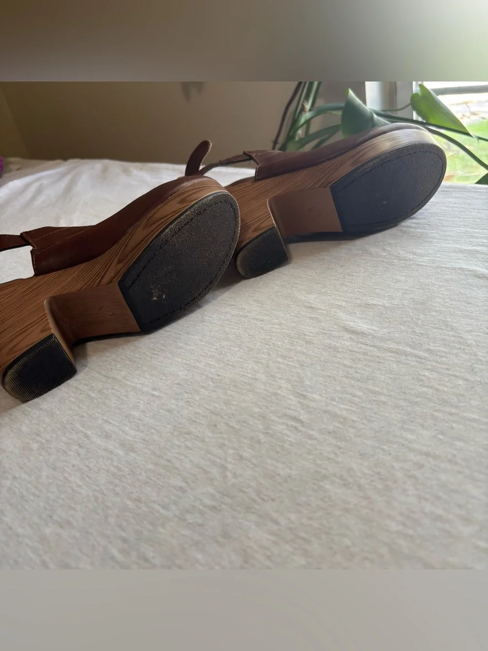 Pierre Dumas Brown Faux Leather Platform Cutout Clogs Heels Size 7